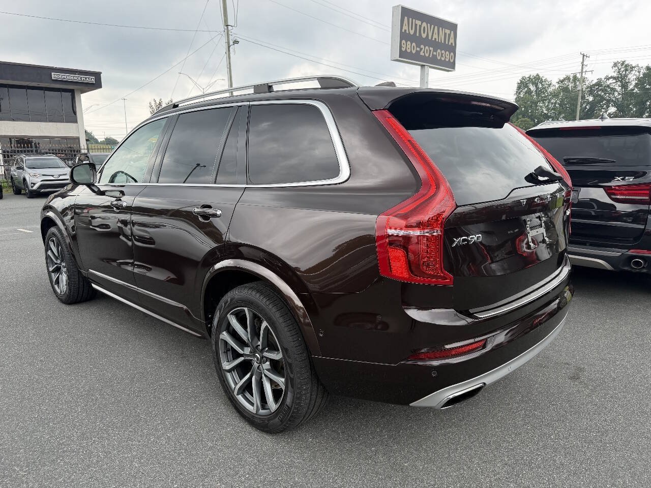 Used 2018 Volvo XC90 T6 Momentum w/ Convenience Package AWD/4WD image 6