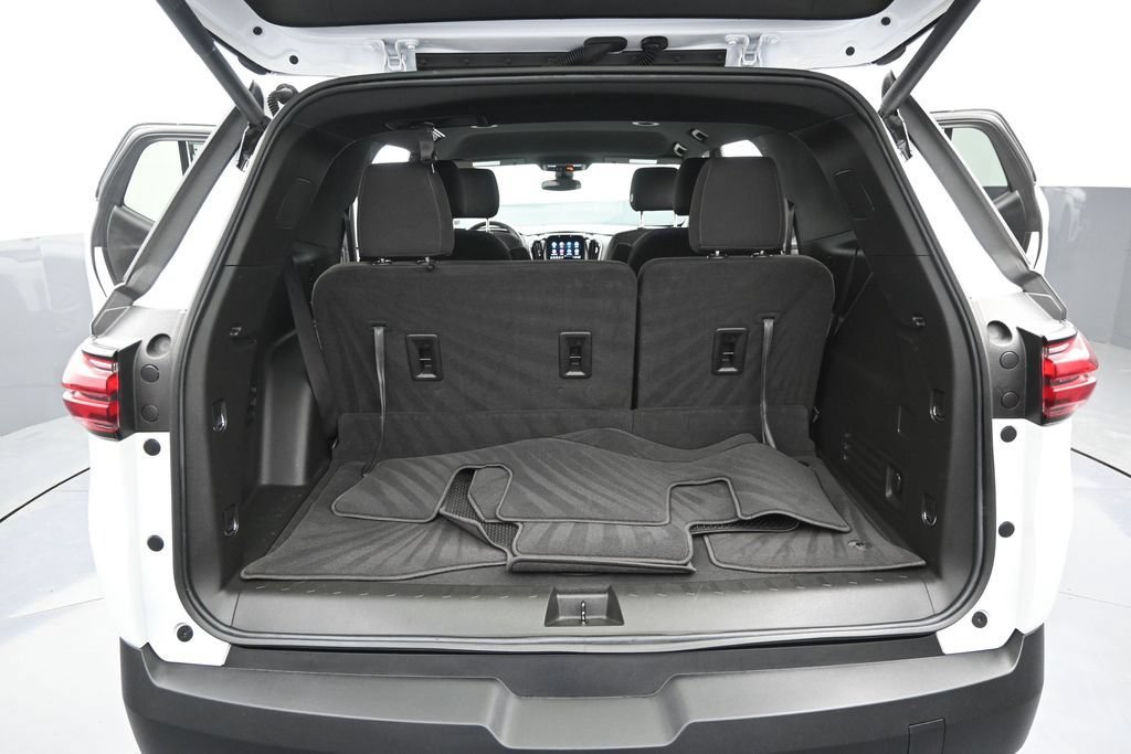 Used 2023 Chevrolet Traverse LT AWD/4WD image 11