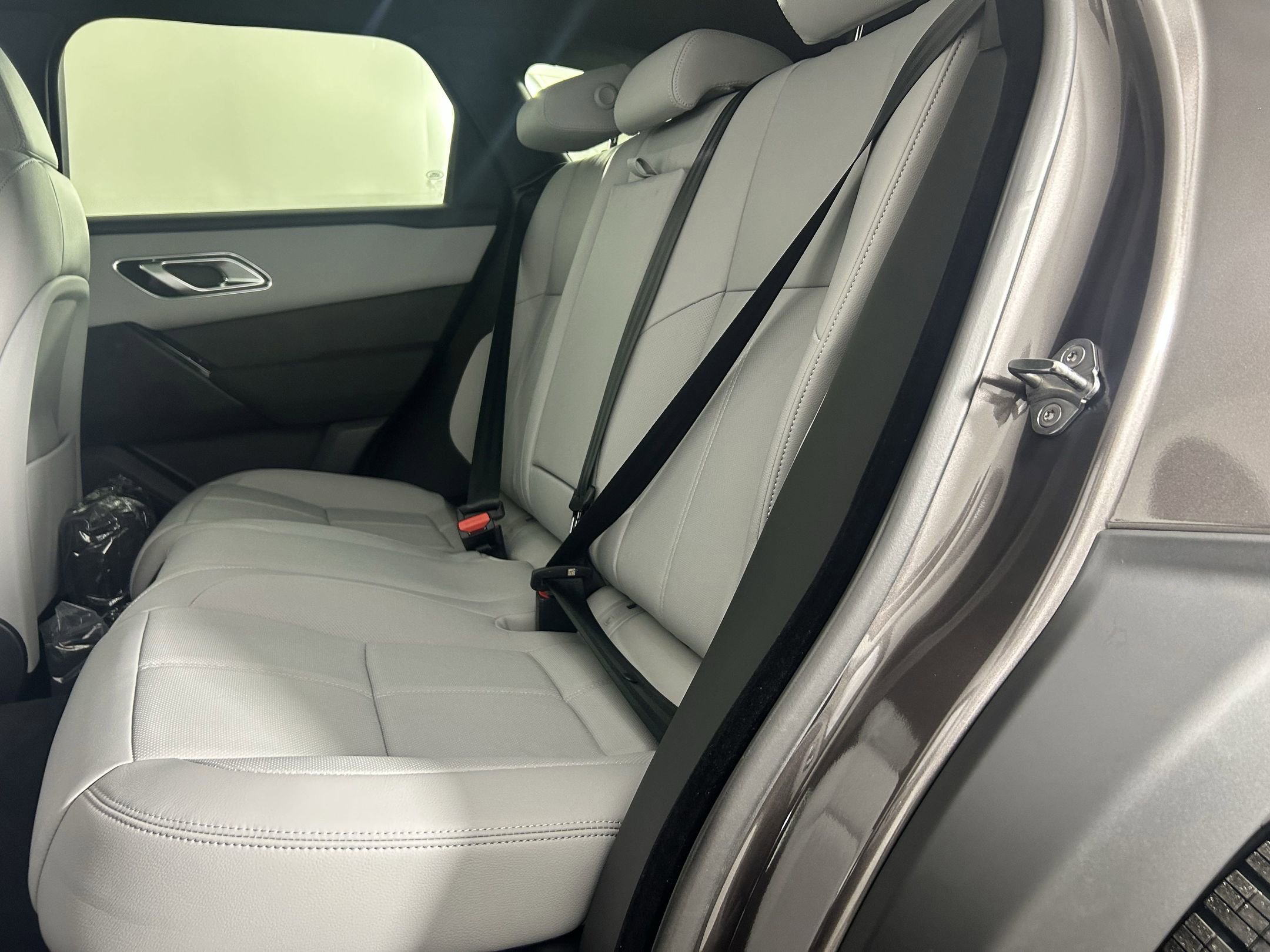 New 2026 Land Rover Range Rover Velar Dynamic SE image 11