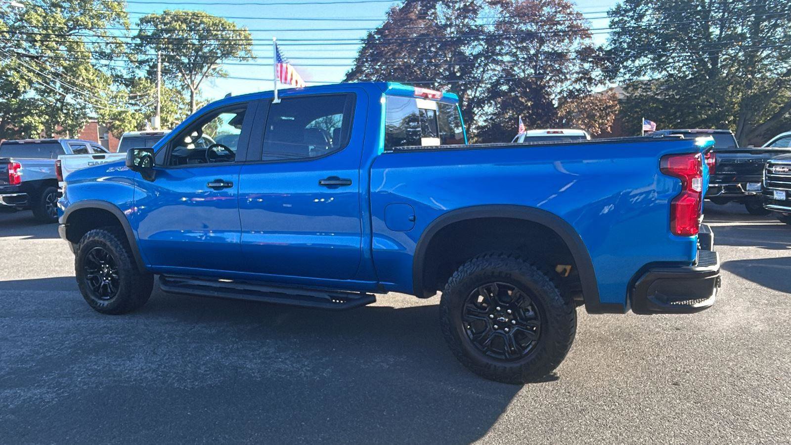 Used 2022 Chevrolet Silverado 1500 ZR2 w/ Technology Package image 3