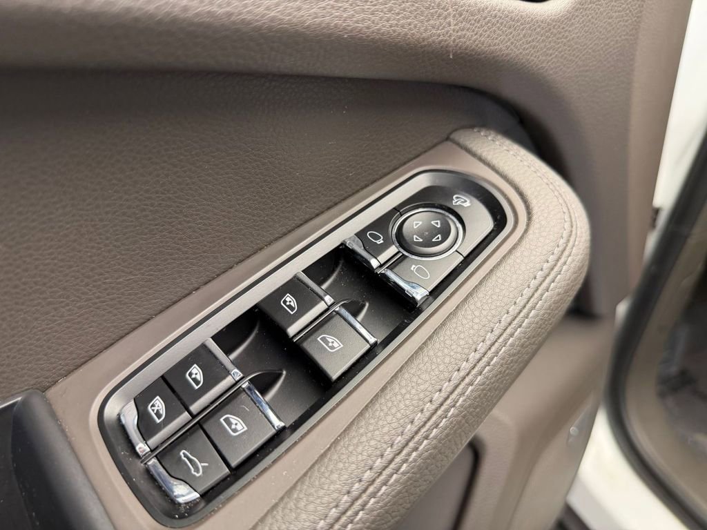 Used 2022 Porsche Macan S AWD/4WD image 20