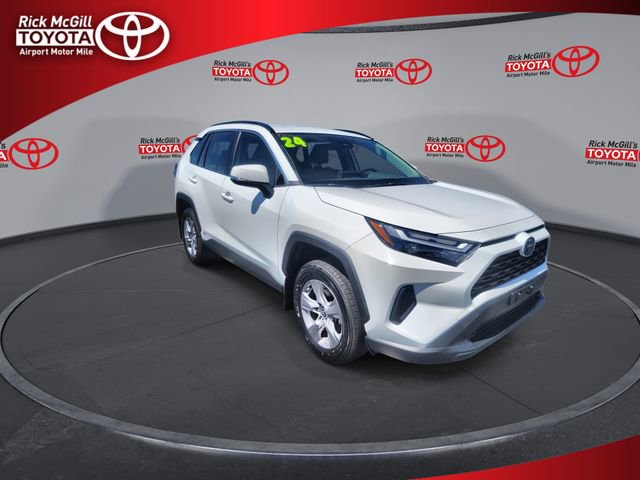 Used 2024 Toyota RAV4 LE AWD/4WD image 2