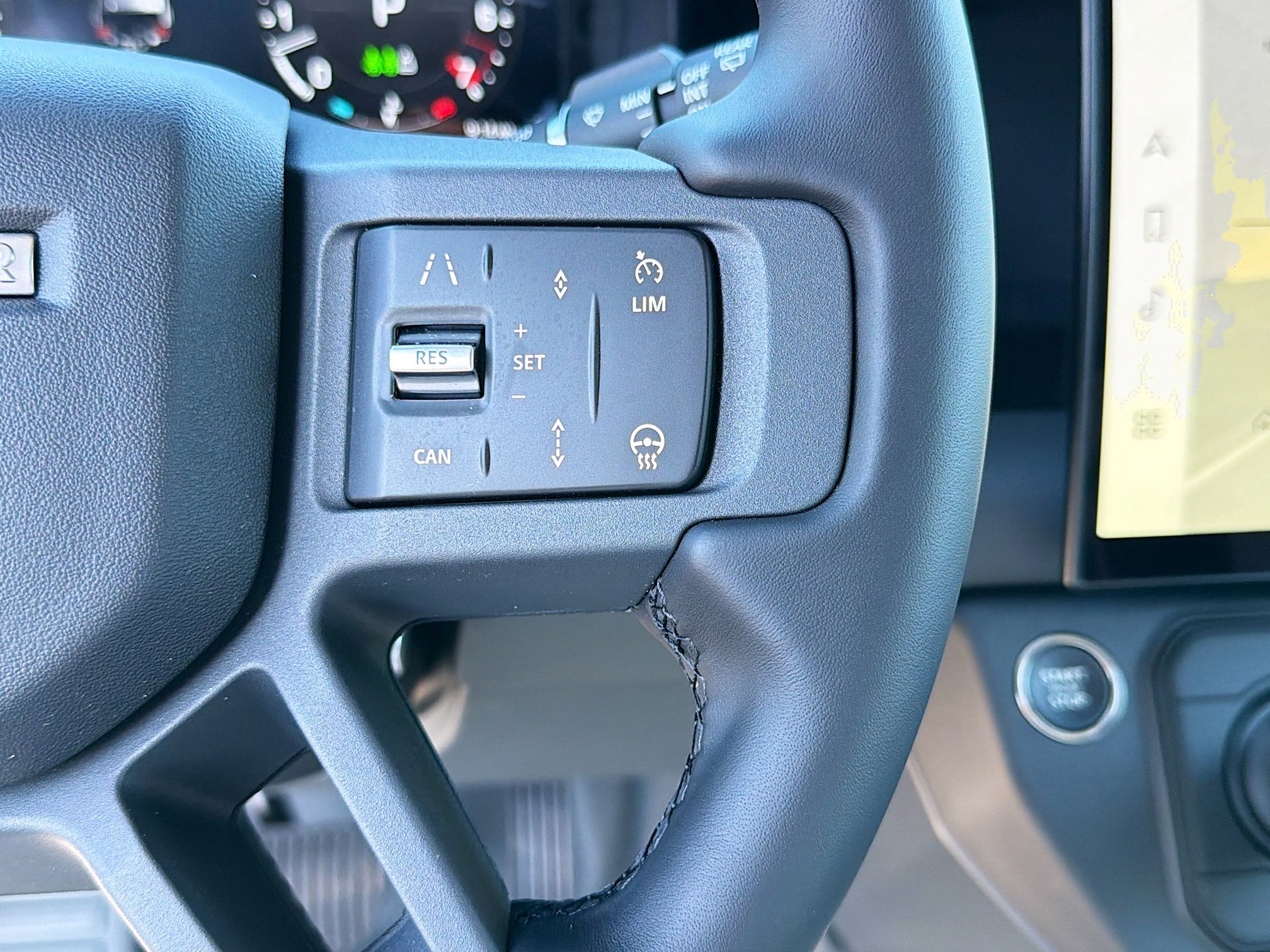 New 2026 Land Rover Defender 110 X-Dynamic SE AWD/4WD image 38
