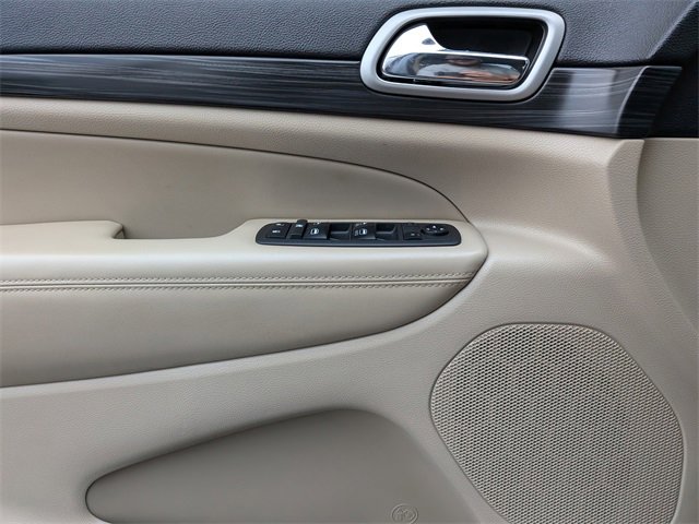 Used 2019 Jeep Grand Cherokee Laredo image 25