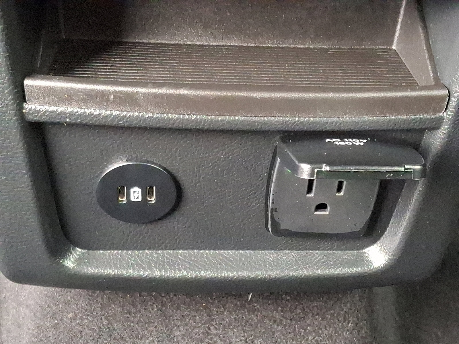 Used 2024 Ford Edge SEL w/ Convenience Package image 11