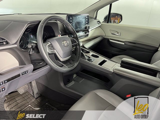 Used 2021 Toyota Sienna XLE FWD image 7