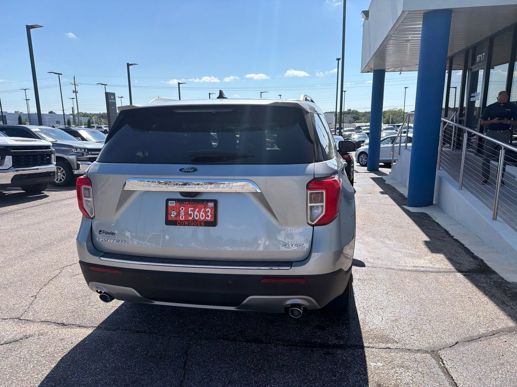 Used 2024 Ford Explorer Limited w/ Equipment Group 301A AWD/4WD image 4