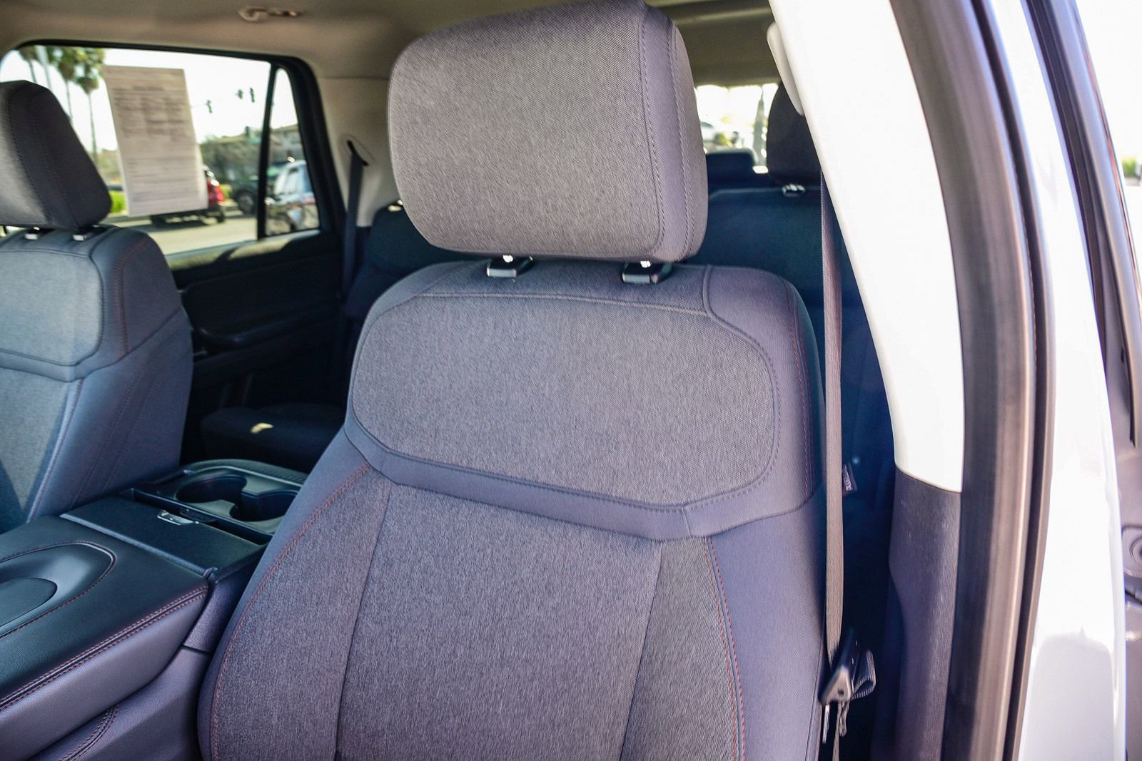 Used 2025 Ford Expedition Active image 22