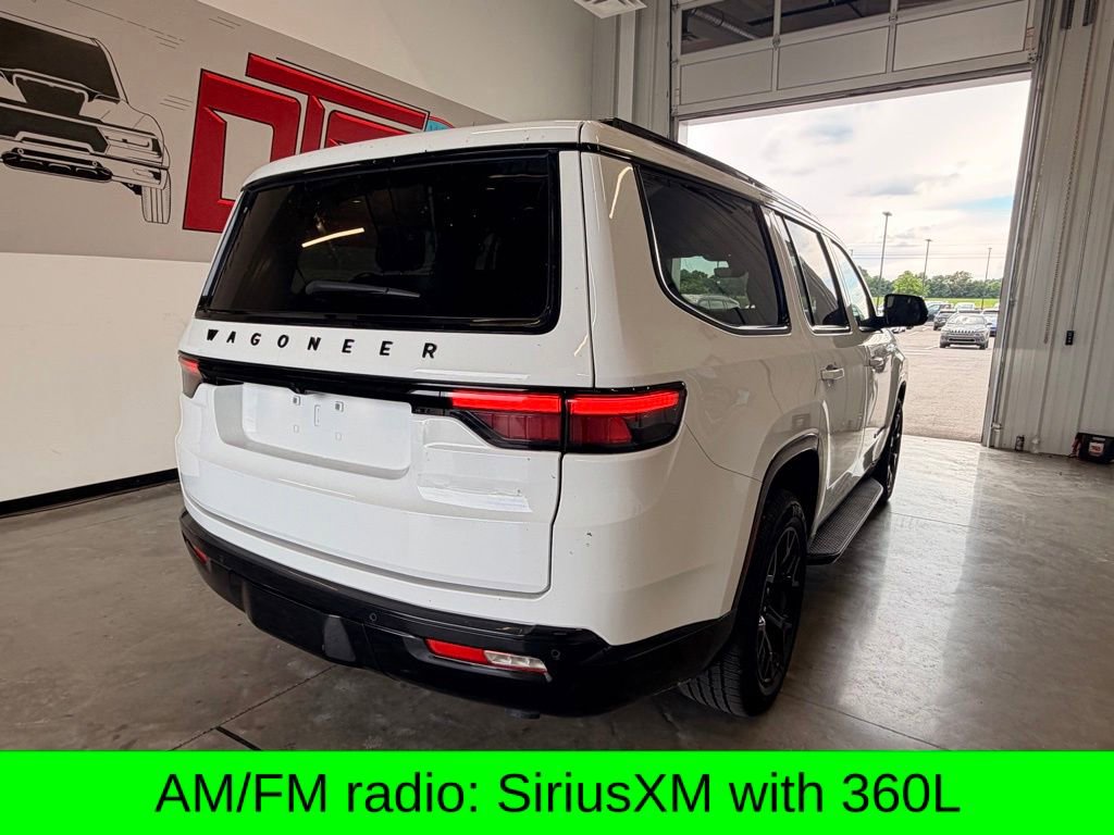 Used 2025 Jeep Wagoneer Series II AWD/4WD image 3