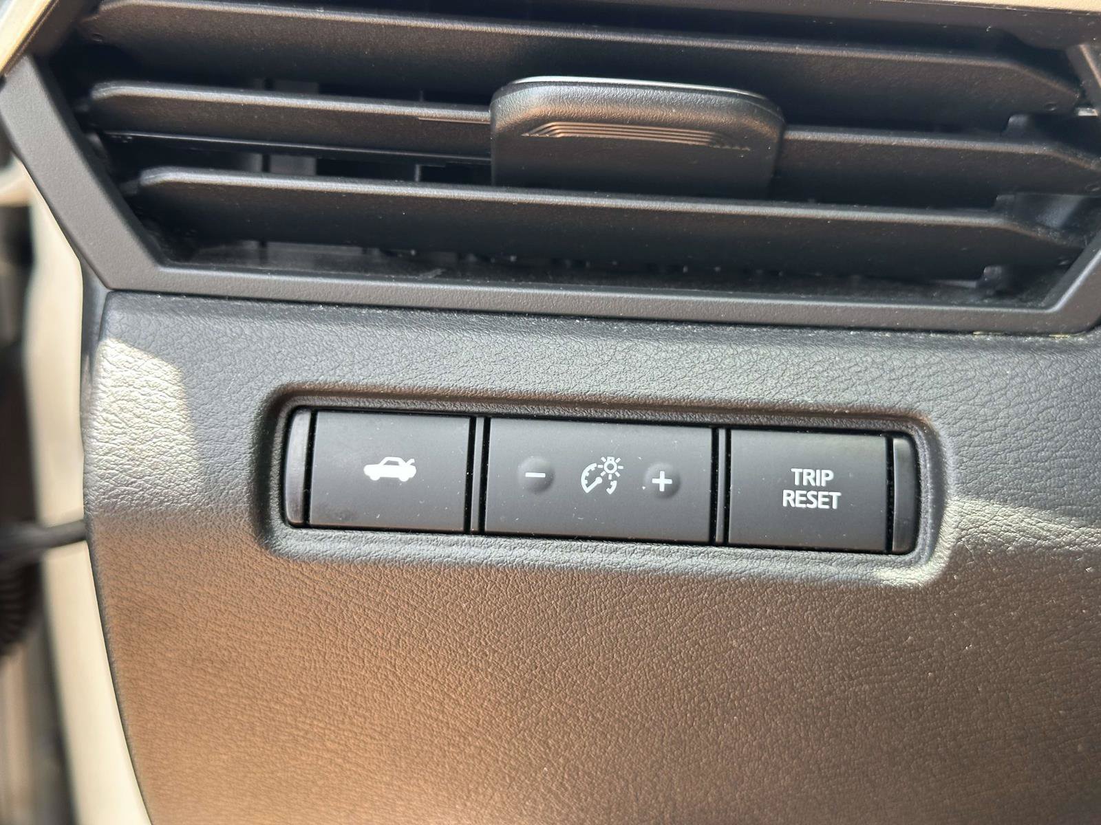 Used 2024 Nissan Altima 2.5 SV FWD image 29