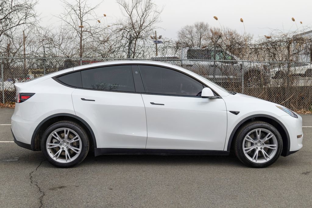 Used 2024 Tesla Model Y Long Range image 8