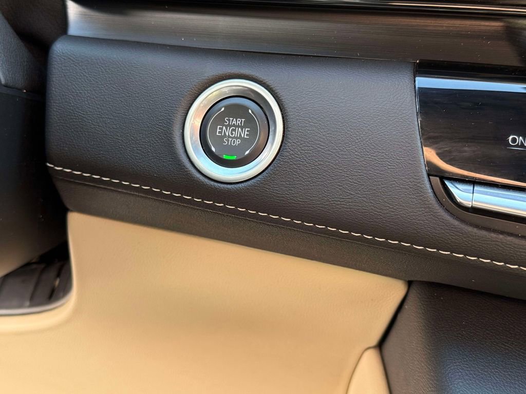 Used 2024 Cadillac Escalade ESV Premium Luxury w/ Performance Package image 28