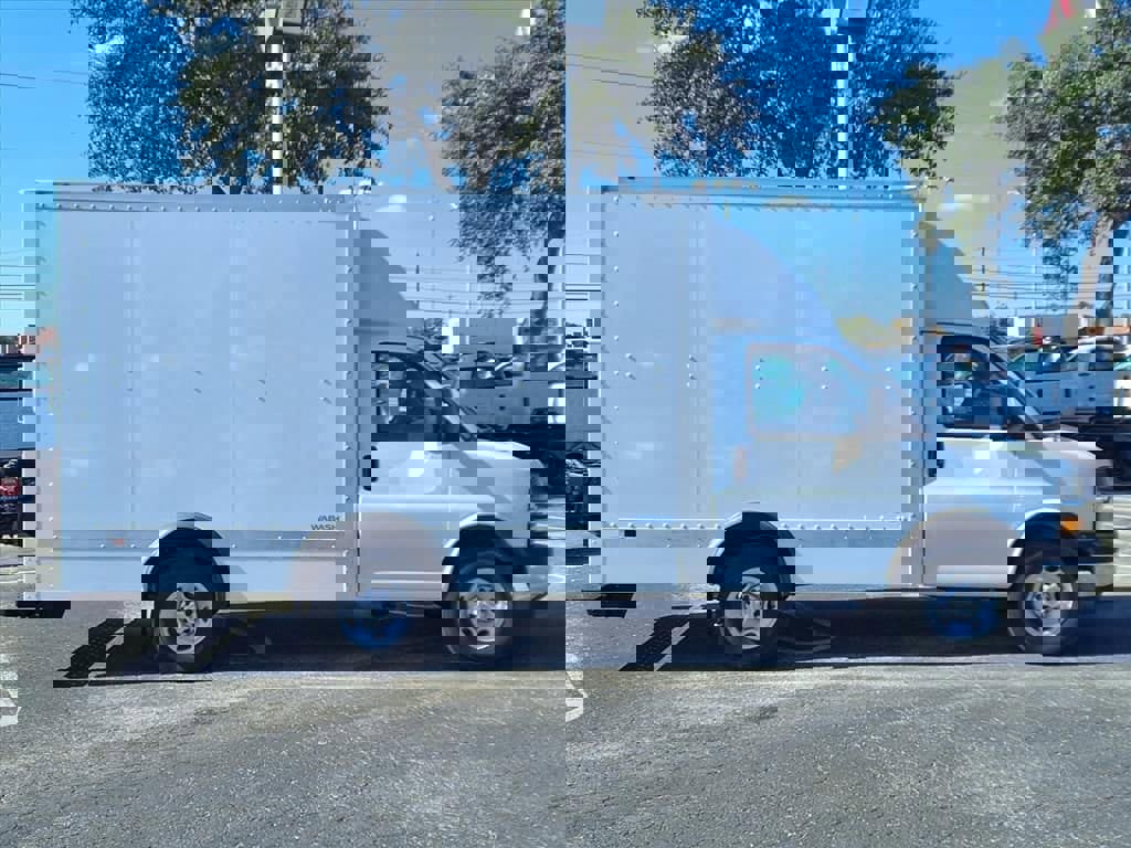 New 2025 Chevrolet Express 3500 w/ Power Convenience Package image 3