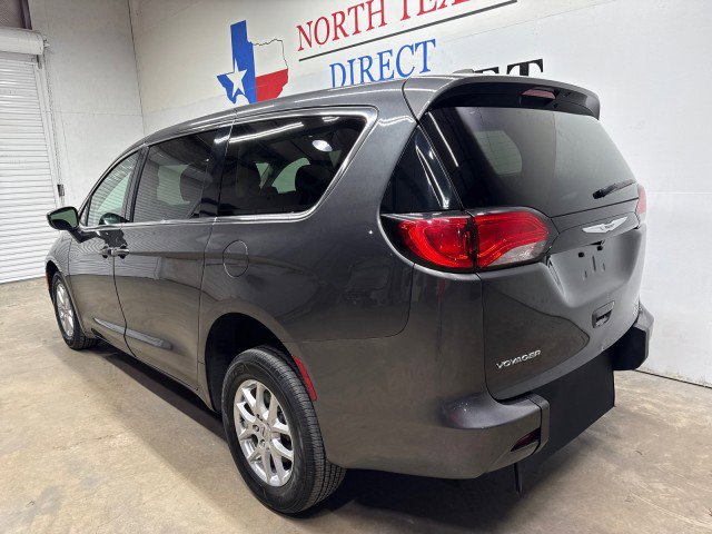 Used 2023 Chrysler Voyager LX image 8