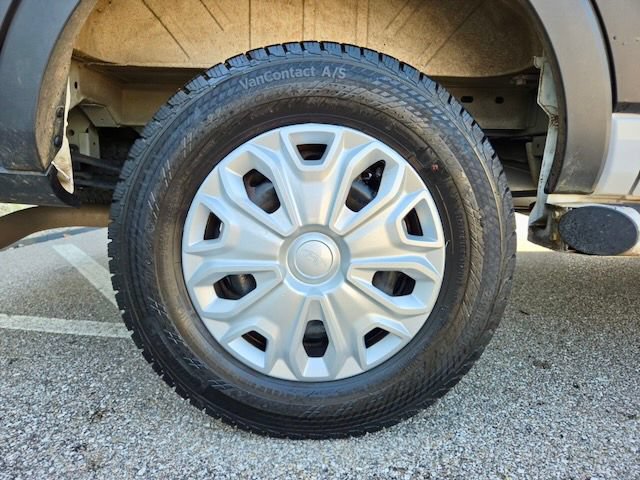 Used 2025 Ford Transit 250 Low Roof w/ Exterior Upgrade Package RWD image 26