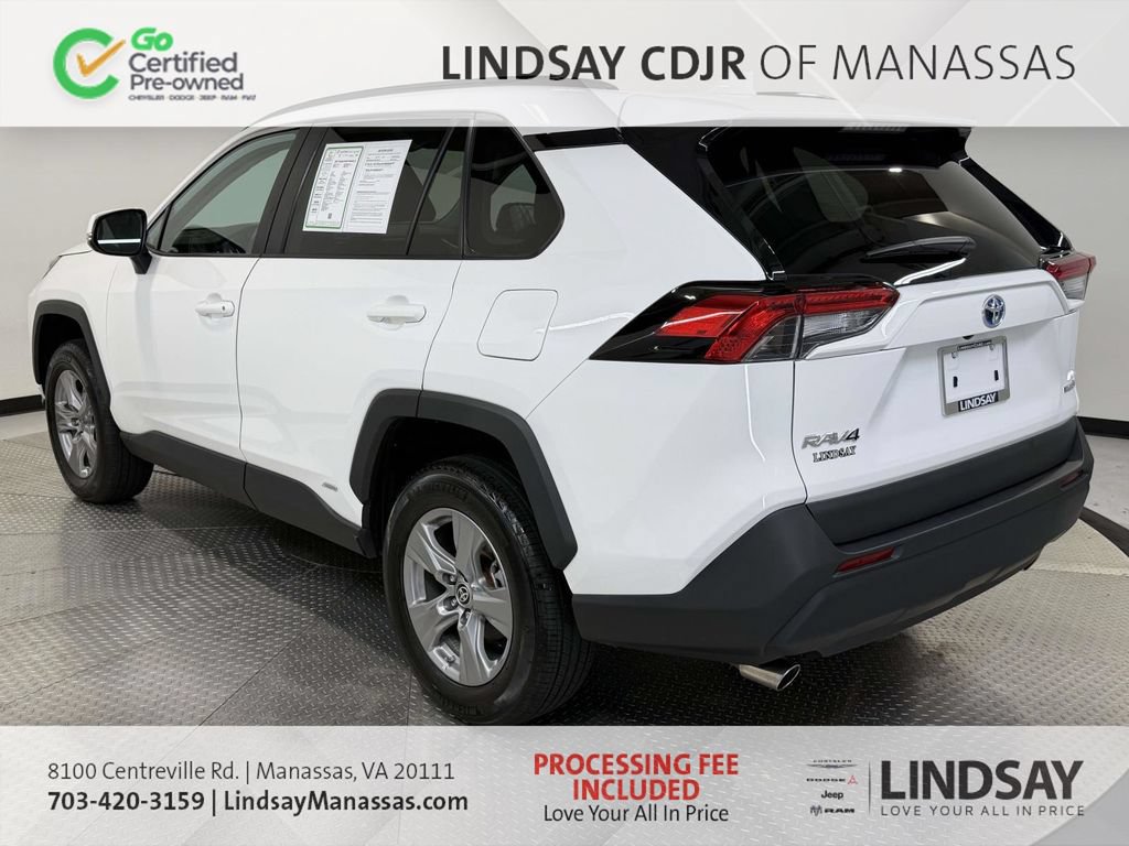 Used 2022 Toyota RAV4 LE AWD/4WD image 6