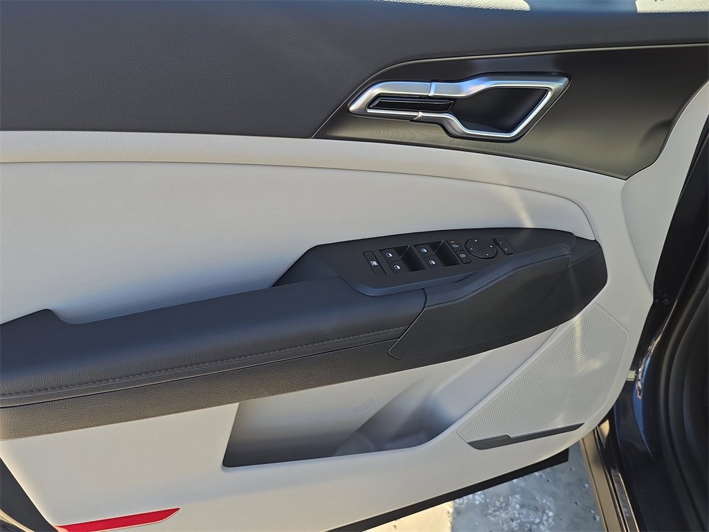 New 2026 Kia Sportage EX image 17
