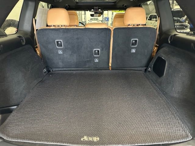 Used 2024 Jeep Grand Cherokee Summit w/ Luxury Tech Group V image 20