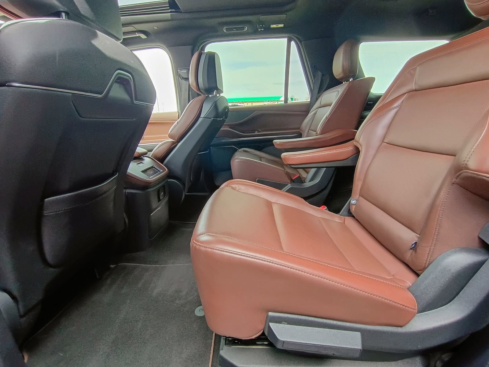 Used 2025 Lincoln Navigator Reserve image 27