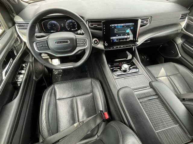 Used 2023 Jeep Wagoneer L Series III w/ Preferred Equipment Group image 10