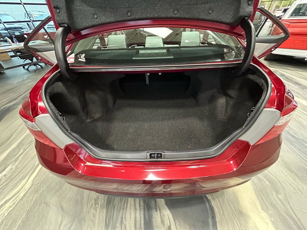 Used 2016 Toyota Camry SE w/ Moonroof Package FWD image 43