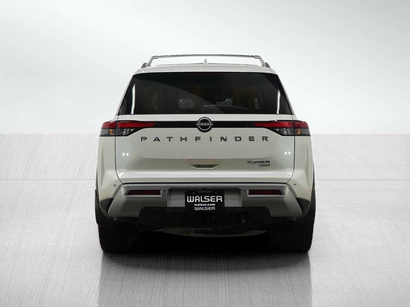 Used 2022 Nissan Pathfinder Platinum w/ Cargo Package image 5