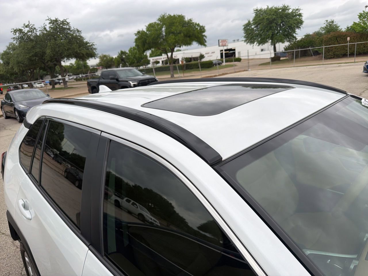 Used 2024 Toyota RAV4 XLE Premium image 5