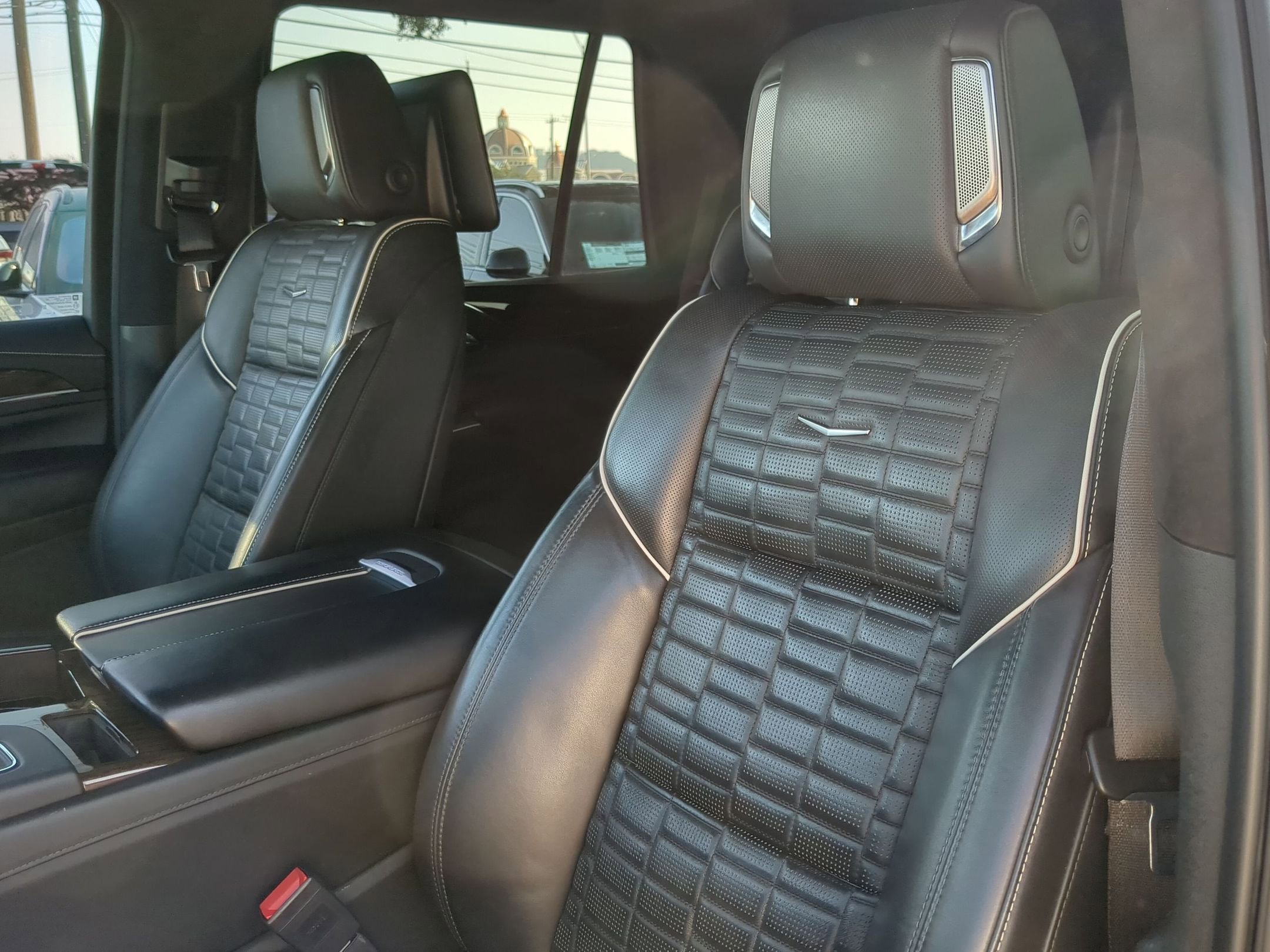 Used 2021 Cadillac Escalade Premium Luxury Platinum w/ LPO, Floor Liner Package image 10