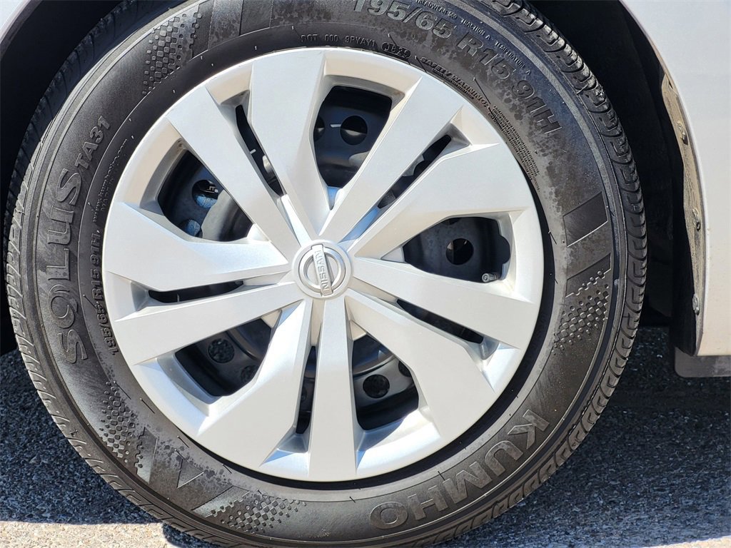 Used 2025 Nissan Versa S image 7