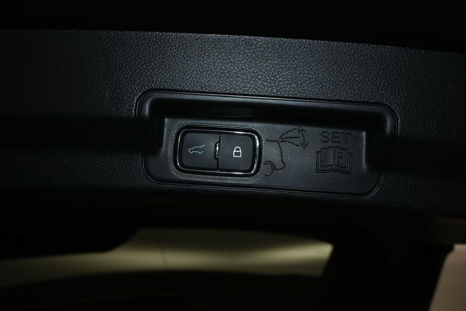Used 2025 Ford Explorer ST-Line AWD/4WD image 28