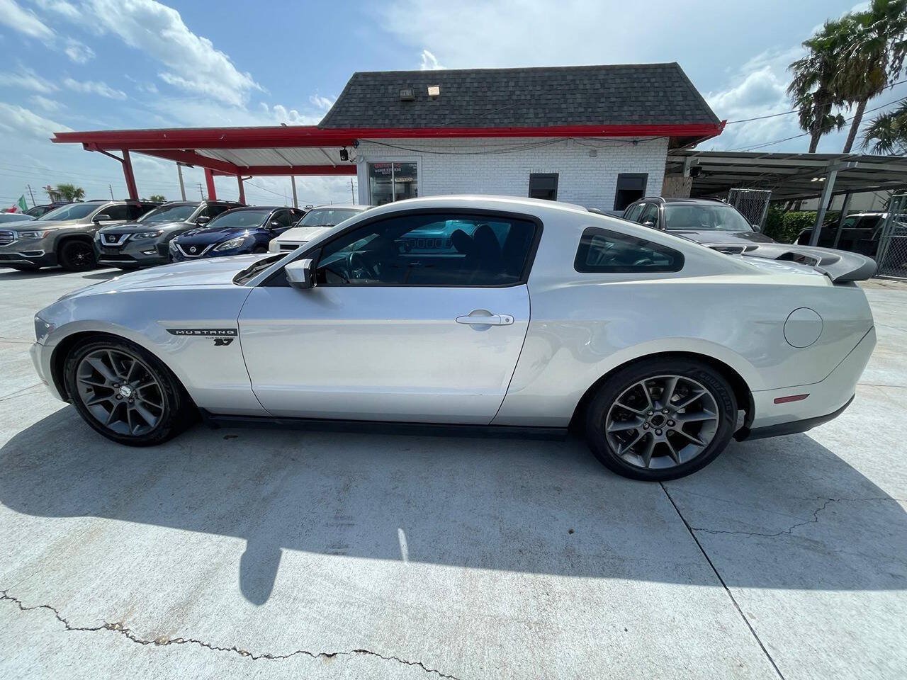Used 2012 Ford Mustang Premium RWD image 5