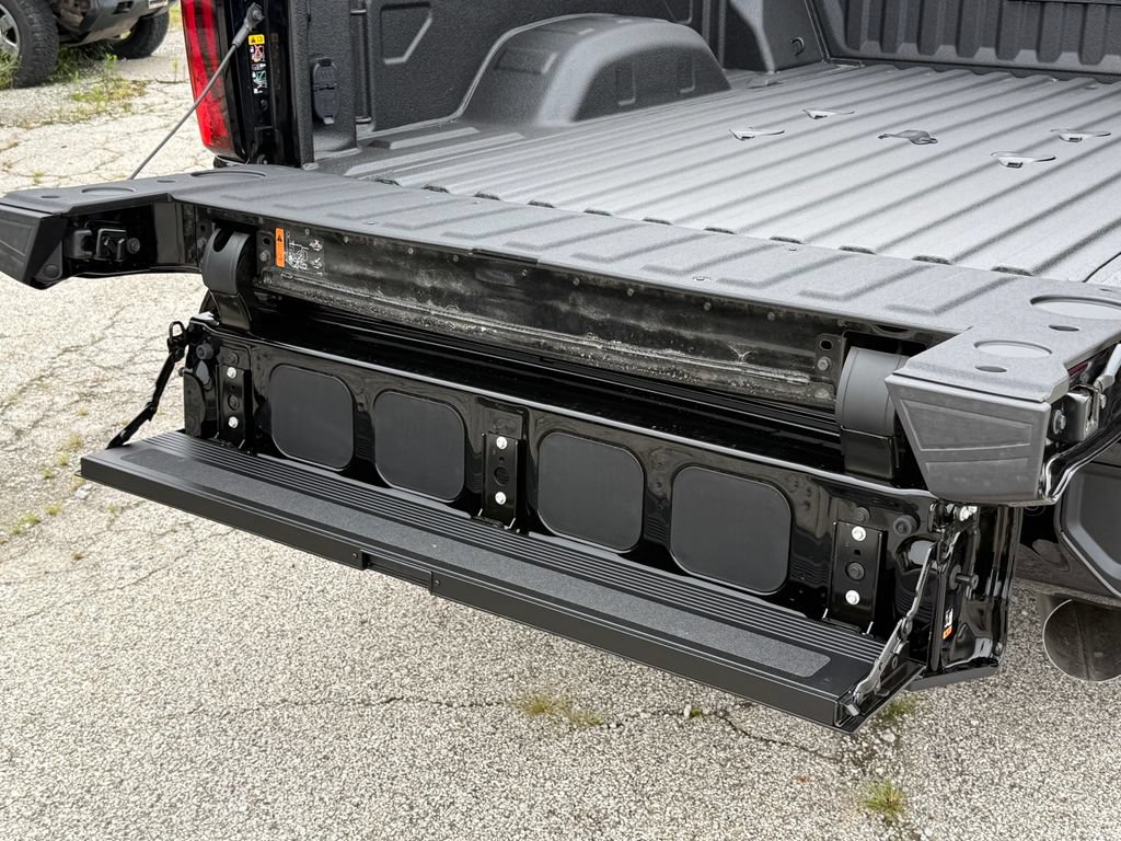 New 2026 GMC Sierra 2500 Denali w/ Denali Reserve Package AWD/4WD image 8