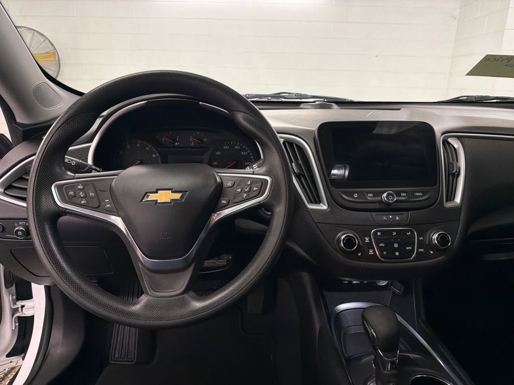 Used 2023 Chevrolet Malibu LT image 9