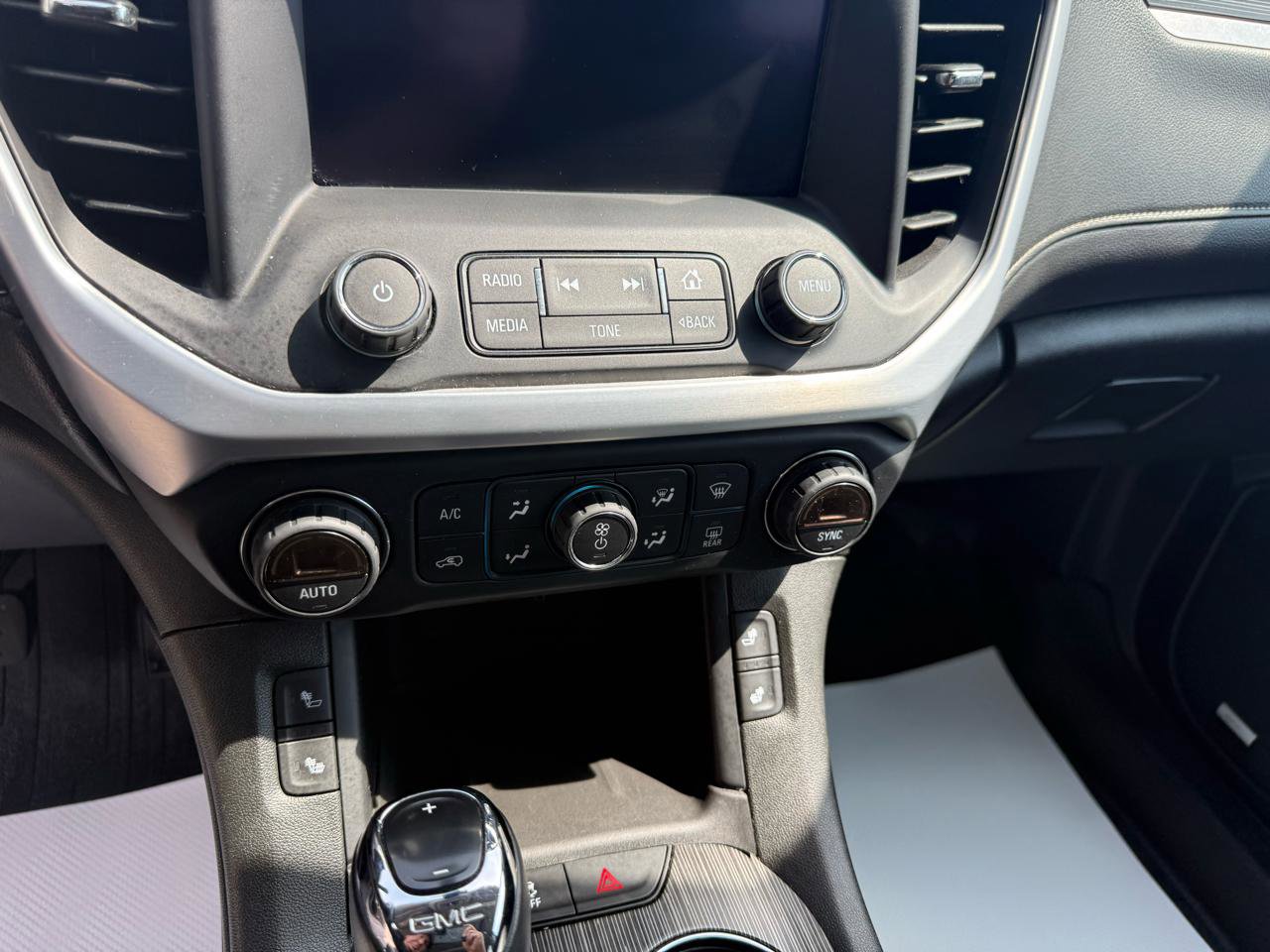 Used 2017 GMC Acadia SLT AWD/4WD image 26