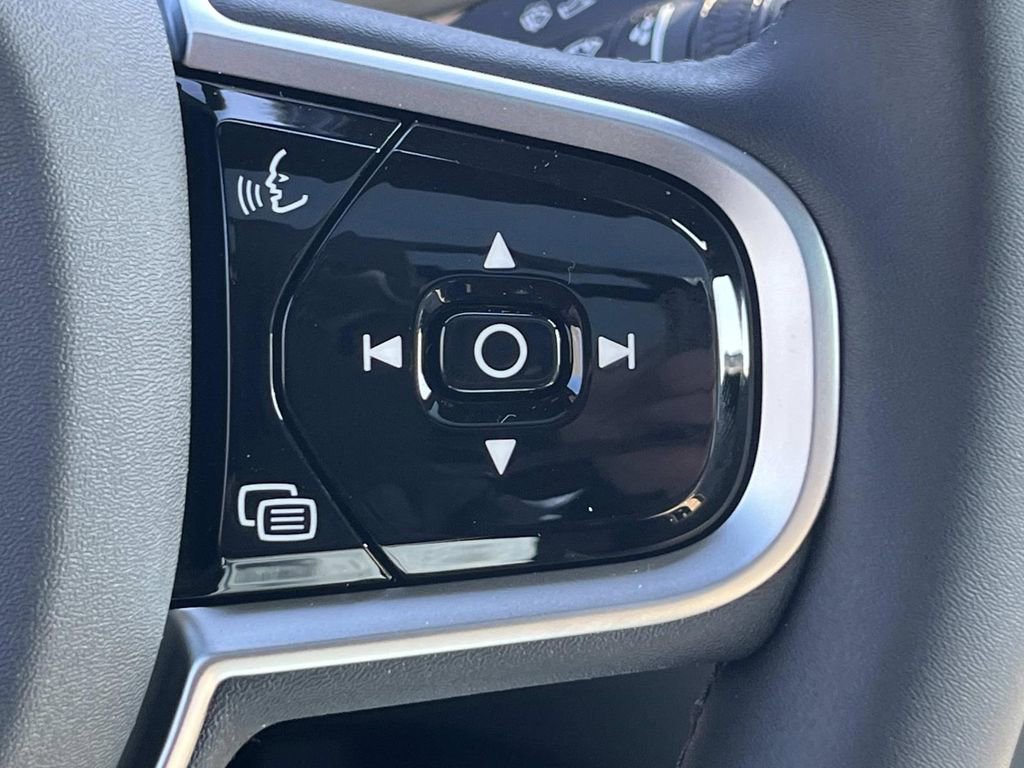 New 2026 Volvo XC60 B5 Core w/ Climate Package image 24