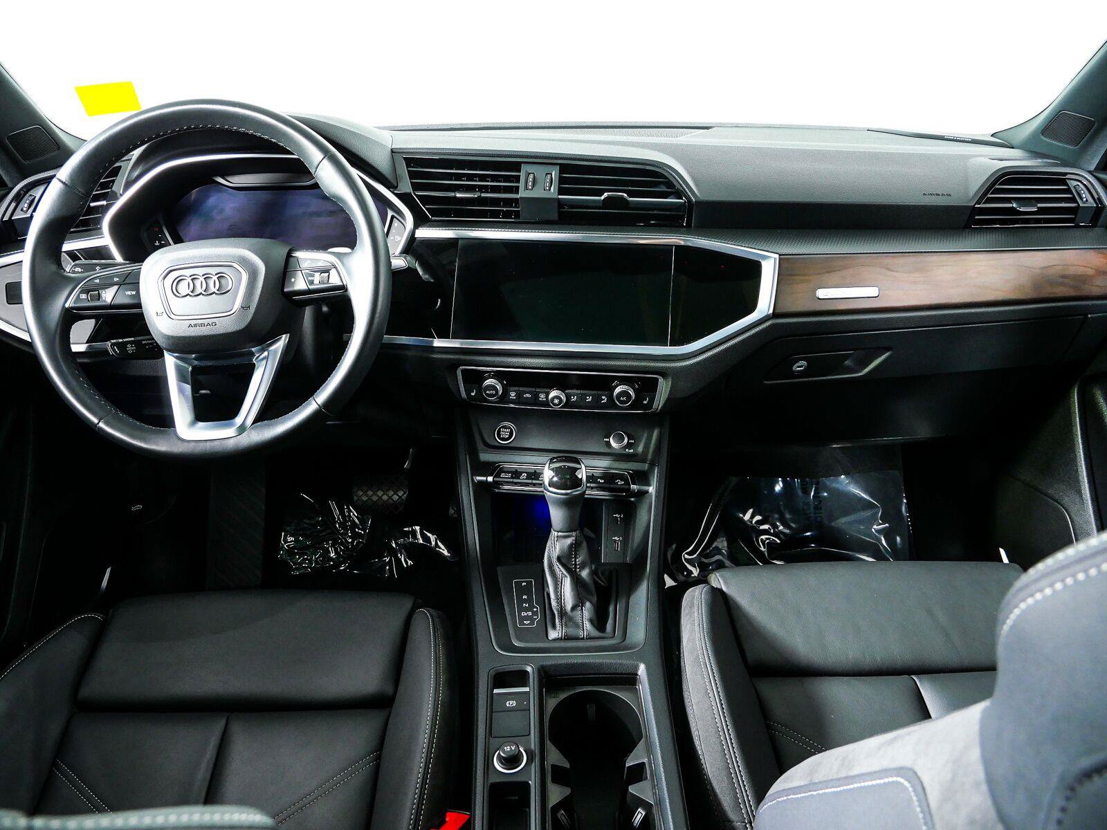 Used 2021 Audi Q3 2.0T Premium Plus w/ Premium Plus Package AWD/4WD image 22