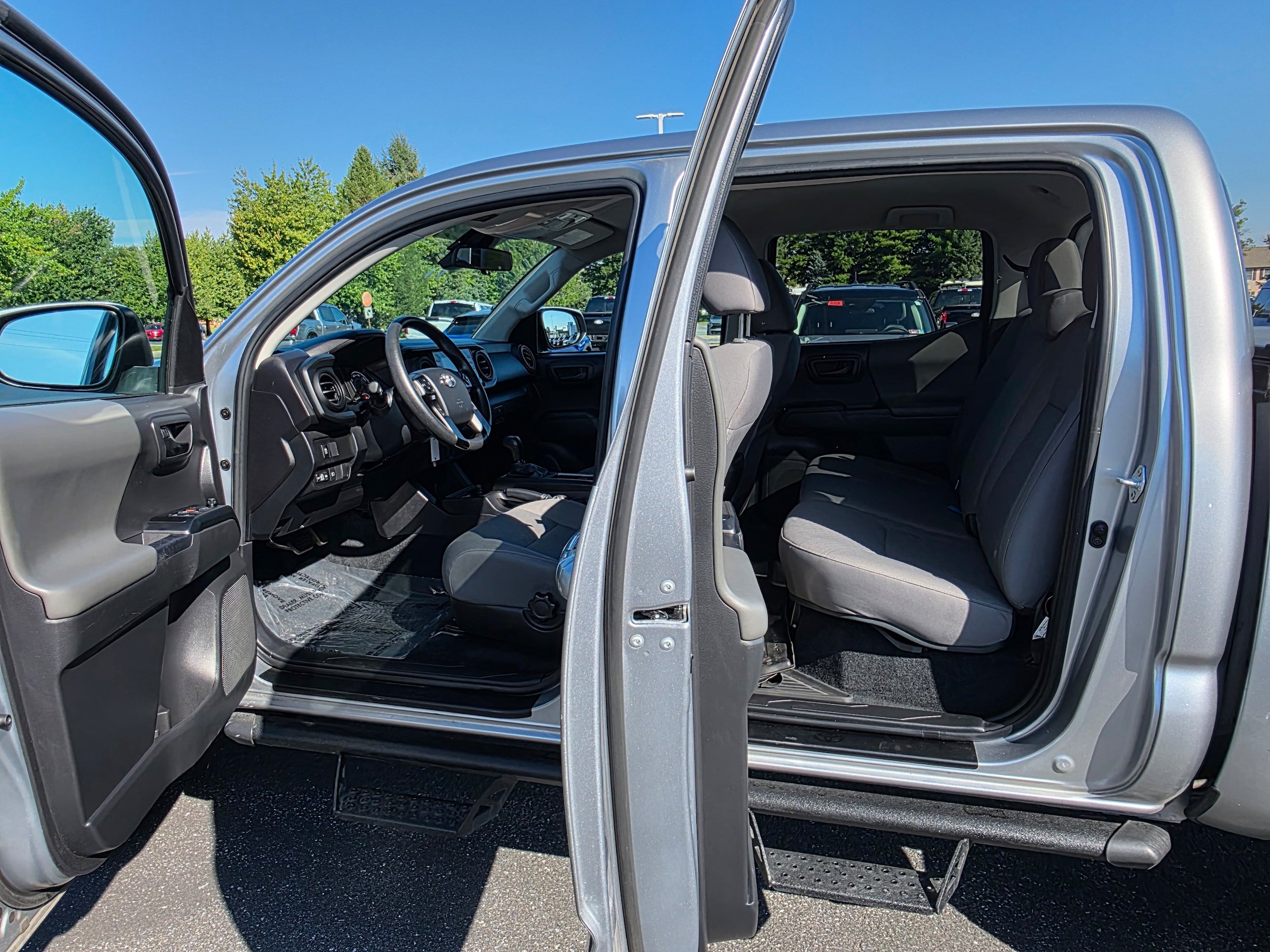 Used 2023 Toyota Tacoma SR AWD/4WD image 10