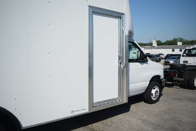 New 2027 Ford E-450 and Econoline 450 Super Duty w/ Power Equipment Group RWD image 21