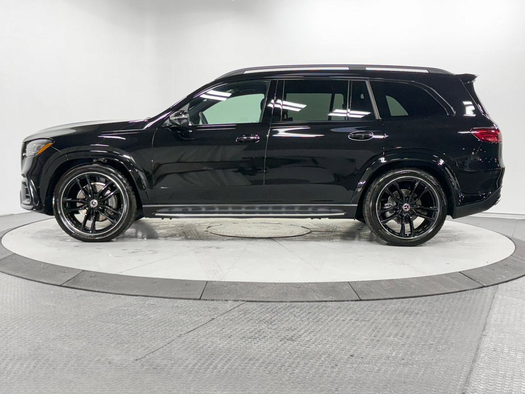 Used 2025 Mercedes-Benz GLS 580 4MATIC image 4