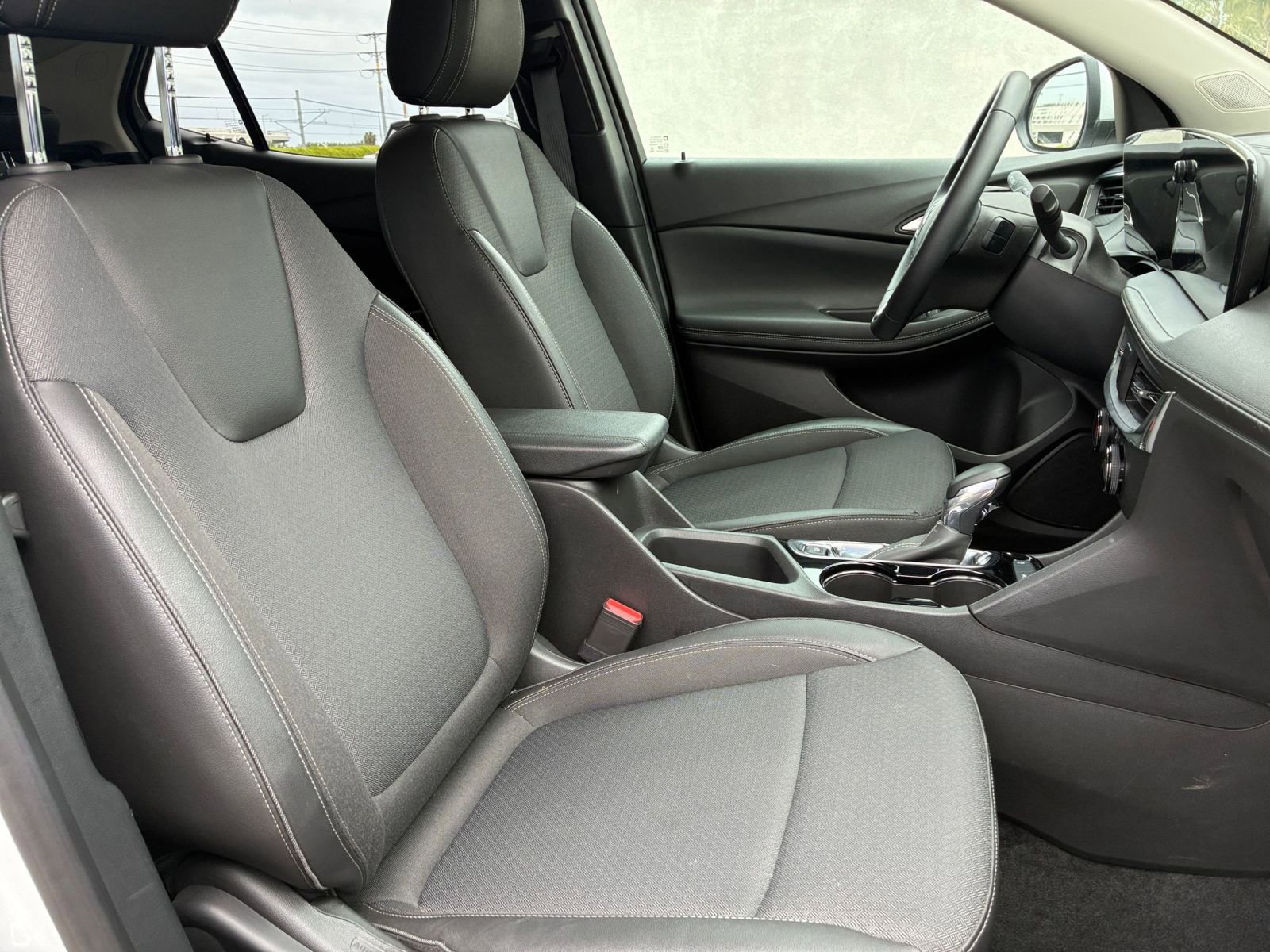 Used 2025 Buick Encore GX Preferred image 35