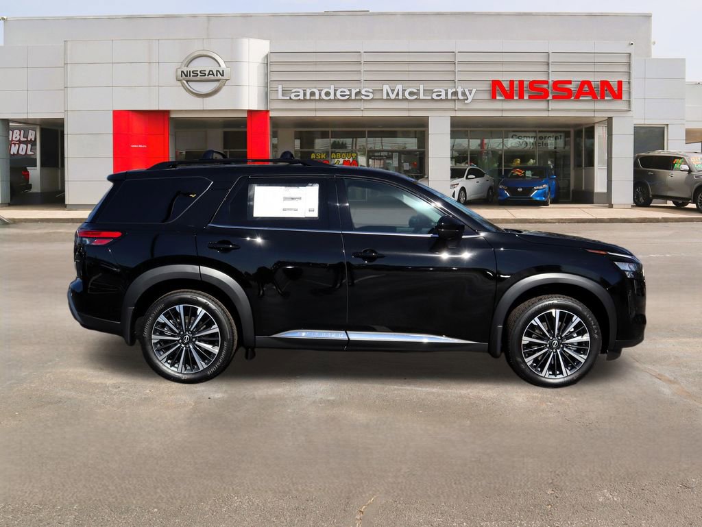 New 2026 Nissan Pathfinder Platinum FWD image 2