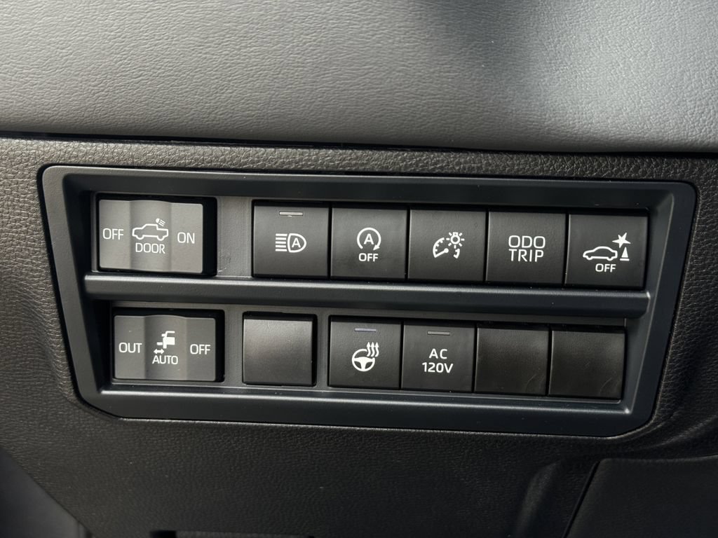 Used 2025 Toyota Tundra Platinum AWD/4WD image 24