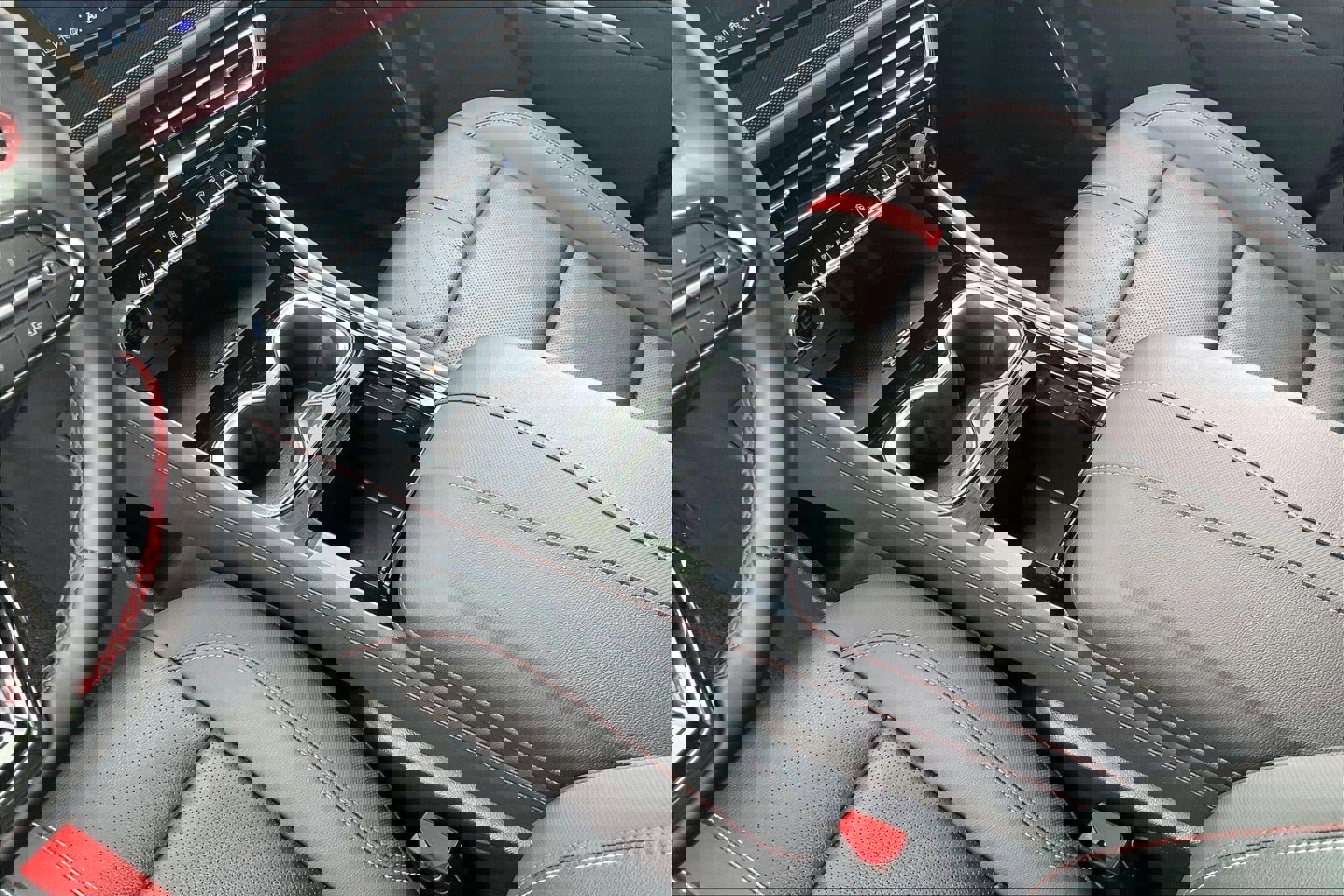 Used 2024 Chevrolet Traverse RS image 18