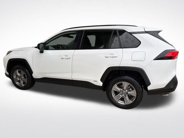 Used 2024 Toyota RAV4 LE AWD/4WD image 6