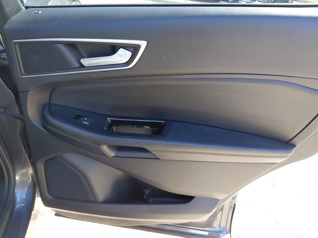 Used 2015 Ford Edge SEL w/ Equipment Group 201A image 19