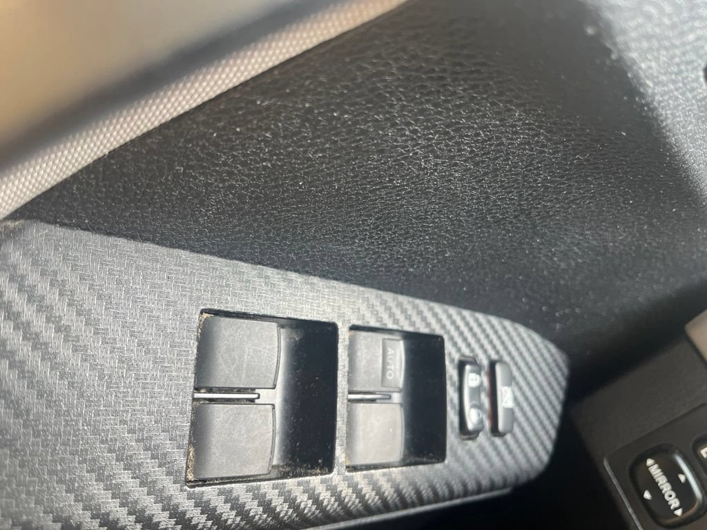 Used 2015 Toyota RAV4 LE FWD image 22