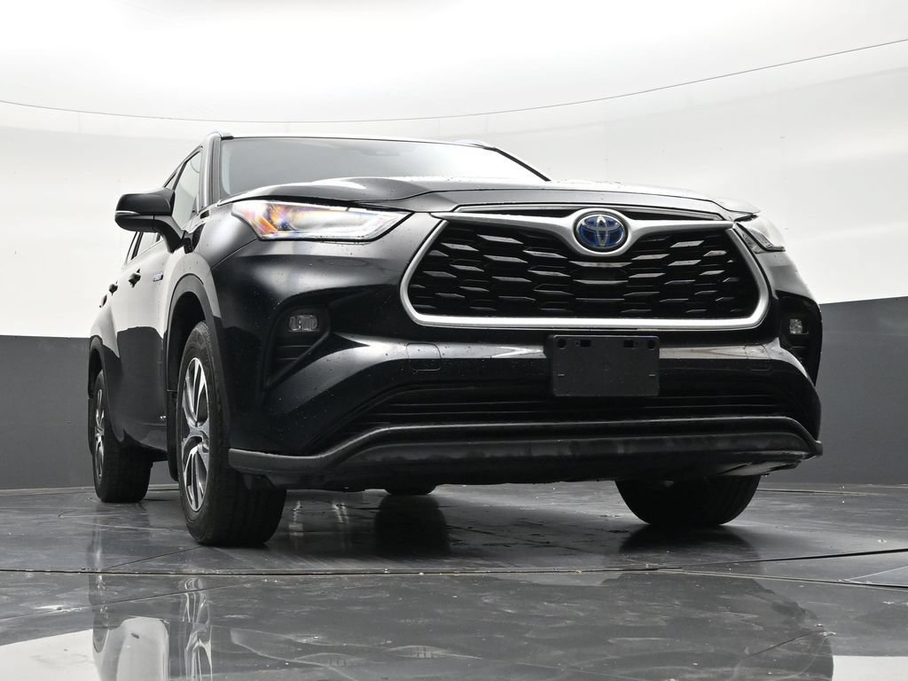Used 2021 Toyota Highlander XLE AWD/4WD image 26