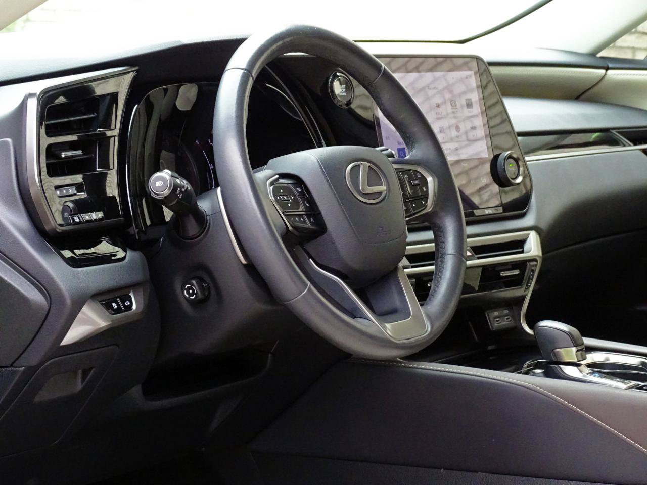 Used 2023 Lexus RX 350 FWD image 16