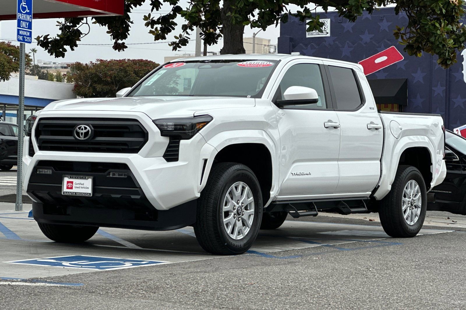 Used 2024 Toyota Tacoma SR5 AWD/4WD image 8