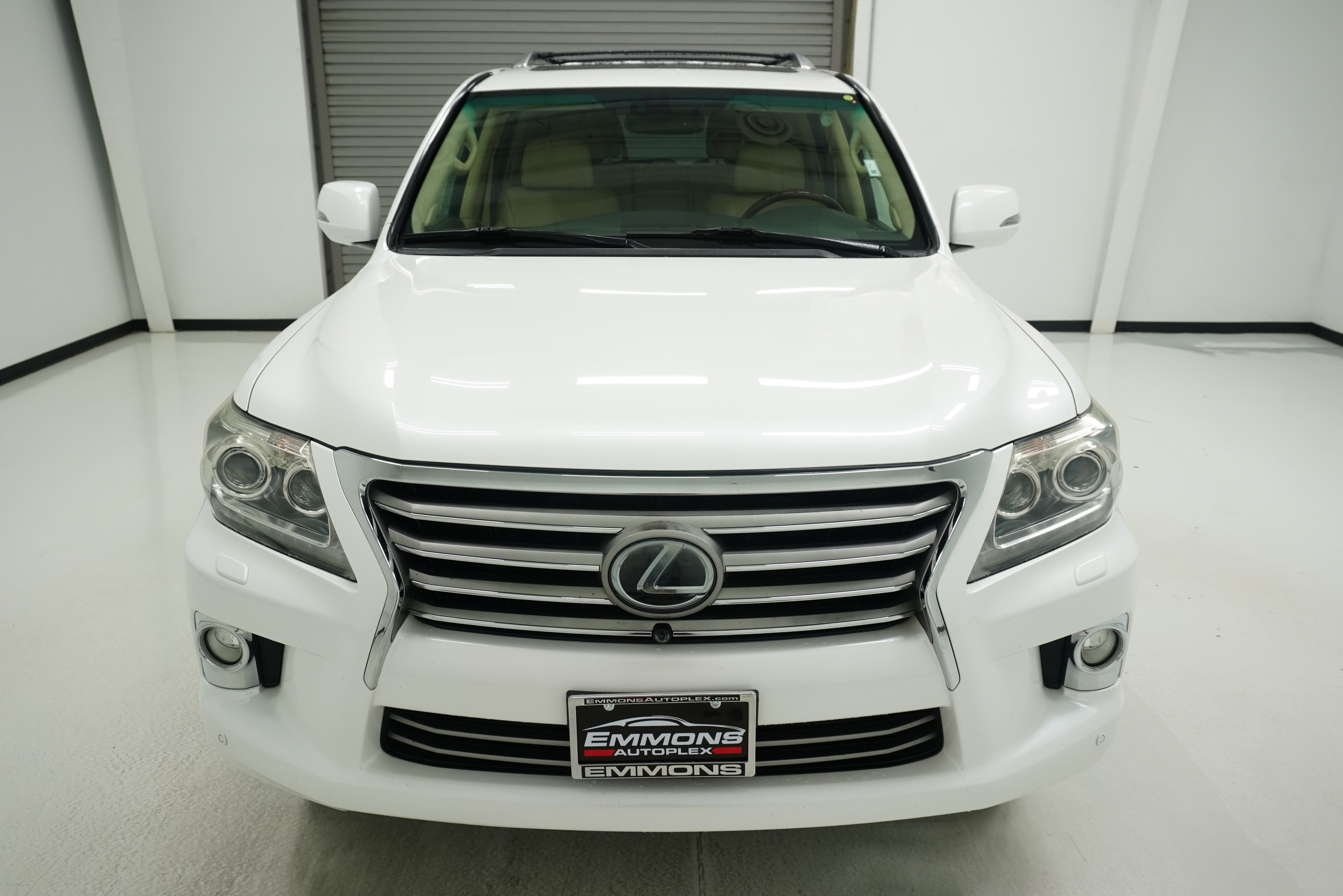 Used 2013 Lexus LX 570 4WD w/ Luxury Pkg w/Pre-crash image 2
